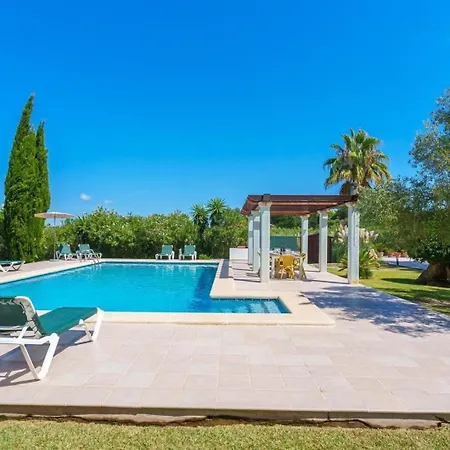 Hébergement de vacances Schoenes Mit Pool Fuer 10 Personen In Strandnaehe *